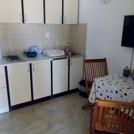 Apartman Leo Nečujam Buitenkant foto