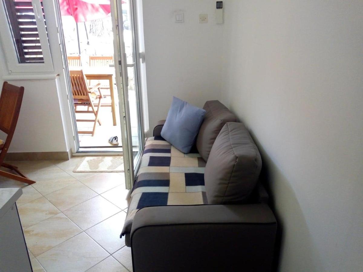 Apartman Leo Nečujam Buitenkant foto