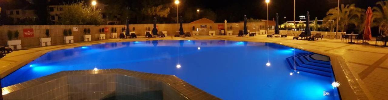 Apartman Leo Nečujam Buitenkant foto